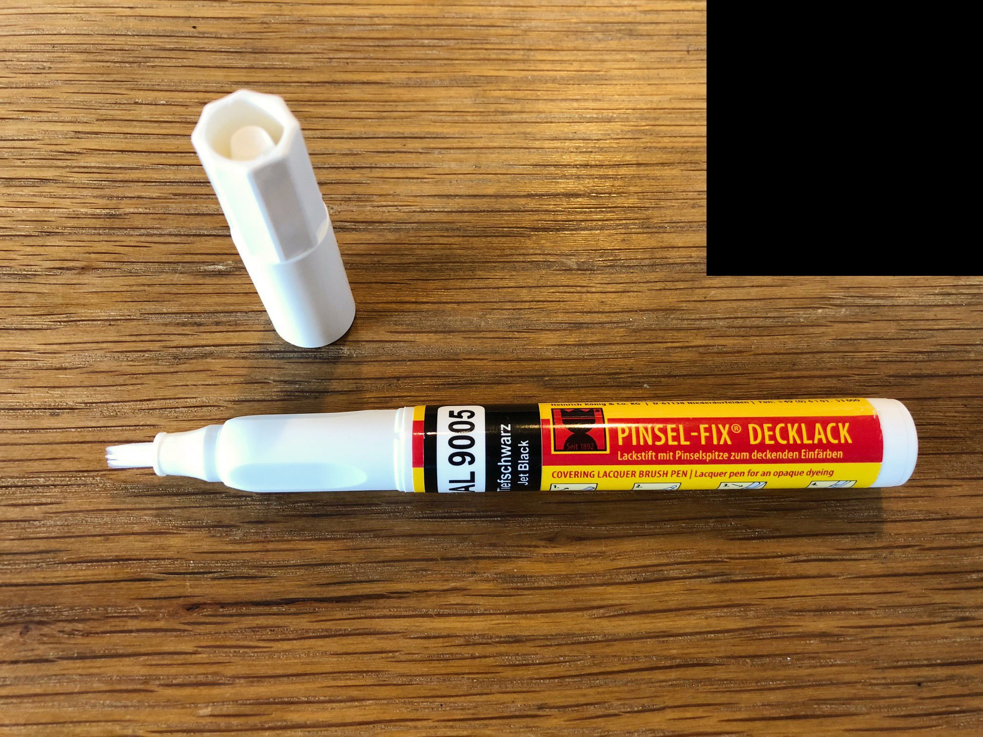 Lackstift Schwarz Glänzend, Pinsel und Stift in einem für präzise